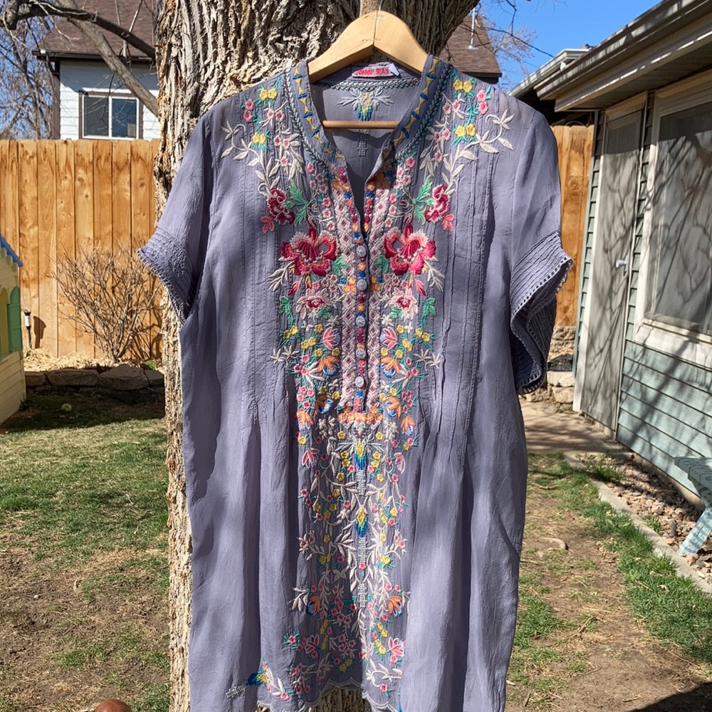 Johnny Was Embroidered floral boho Tunic tee